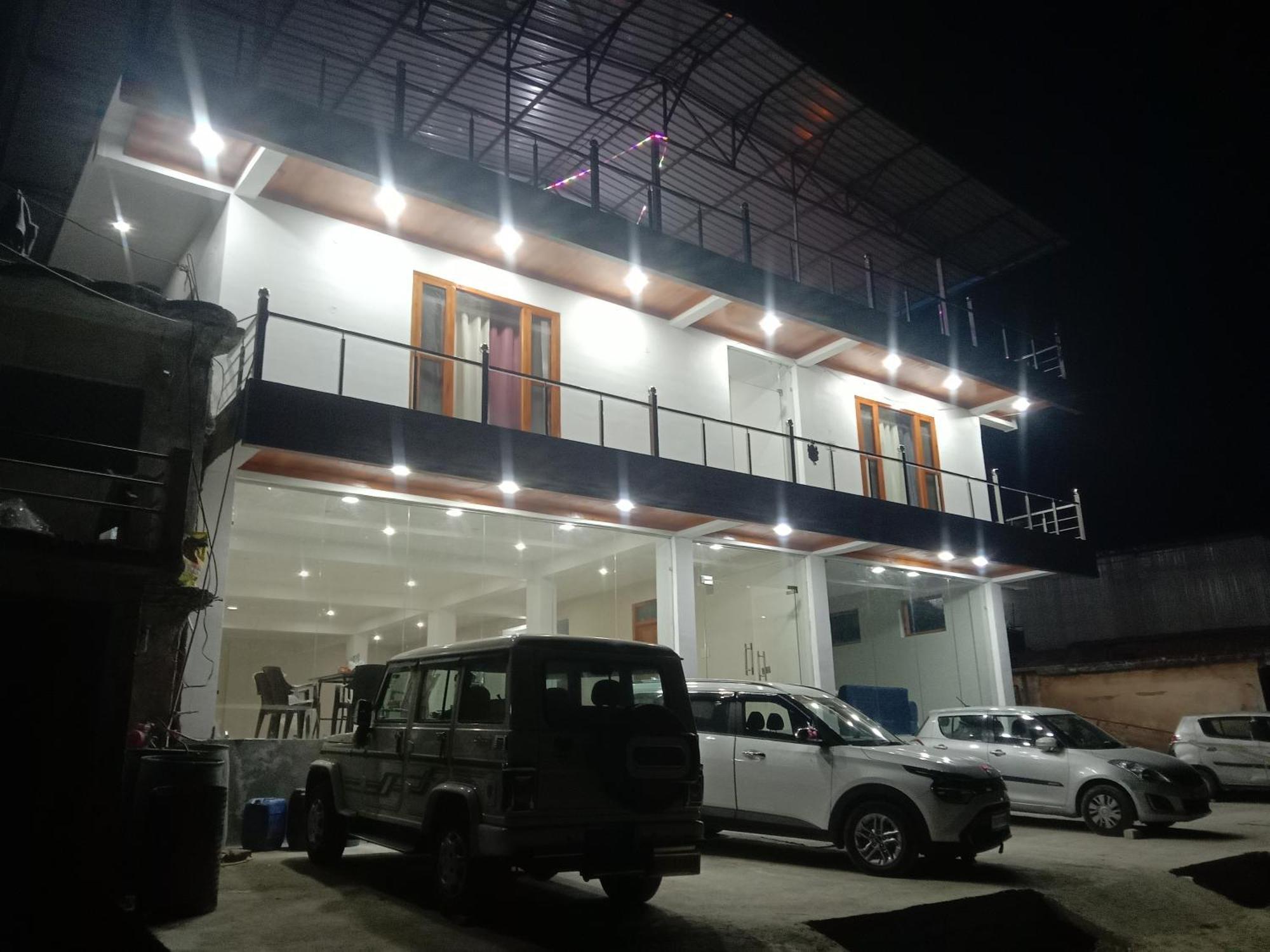 Himalayan Hill Top Resort Kanatal Luaran gambar