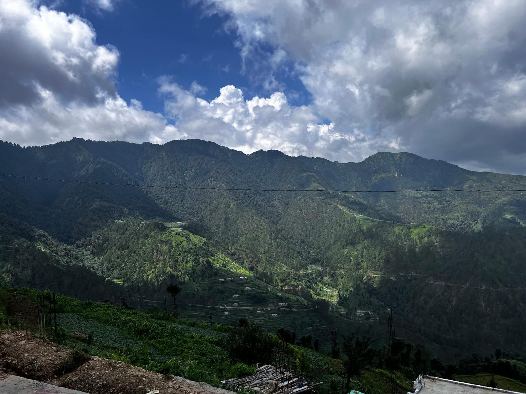 Himalayan Hill Top Resort Kanatal Luaran gambar
