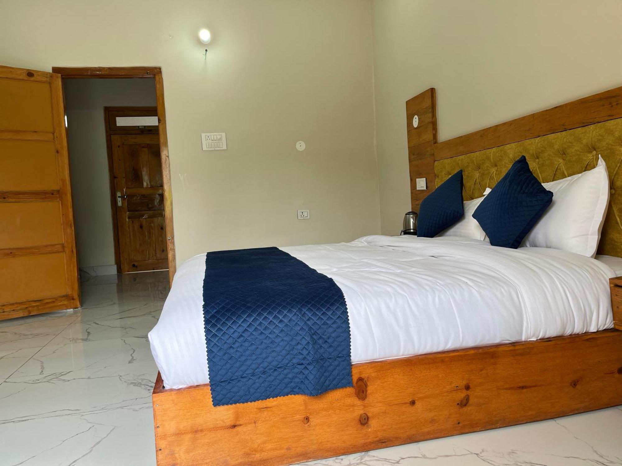 Himalayan Hill Top Resort Kanatal Luaran gambar